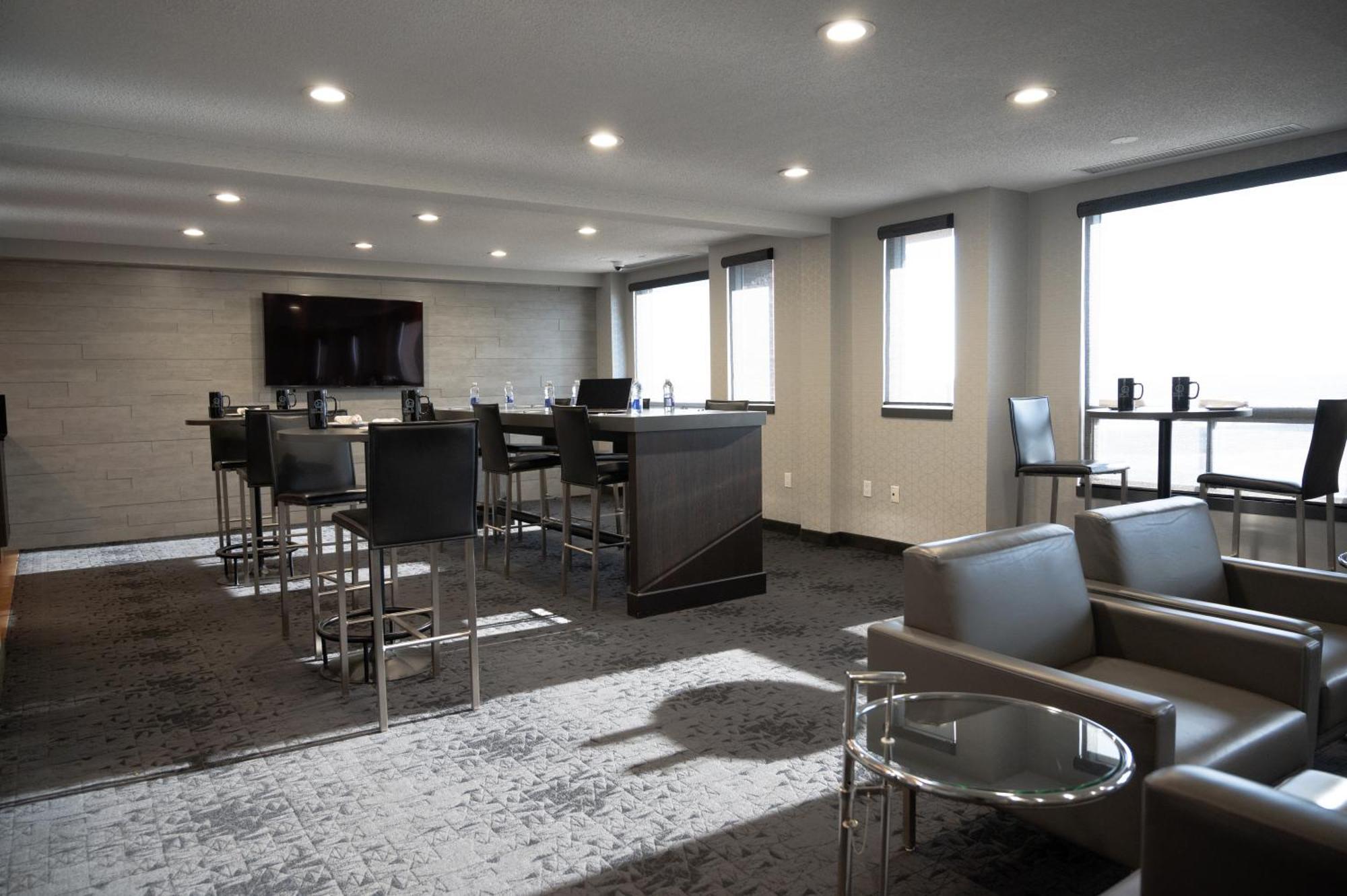 Hotel Blackfoot Calgary Extérieur photo