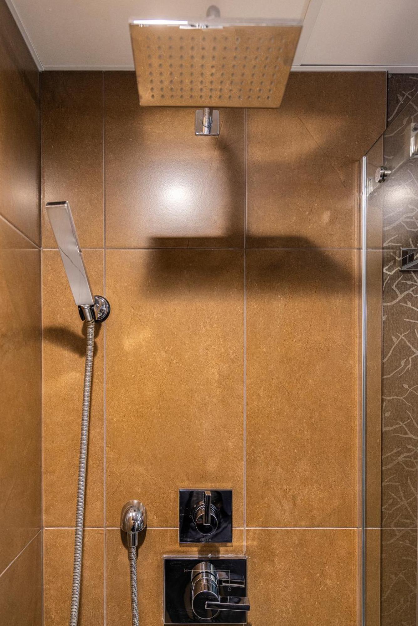 Hotel Blackfoot Calgary Extérieur photo