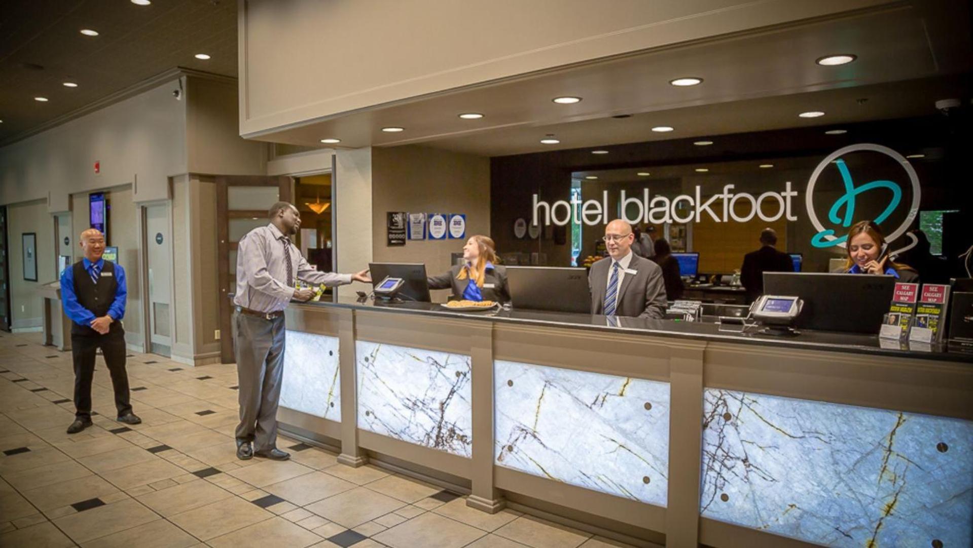 Hotel Blackfoot Calgary Extérieur photo